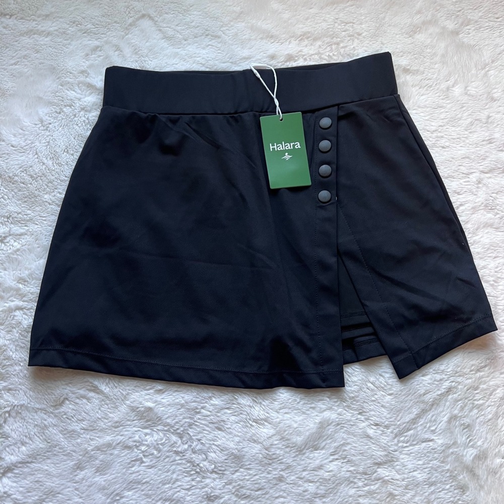 Halara Black Side Button Faux Wrap Athletic Skort Shorts Size Medium NWT CS4DY
